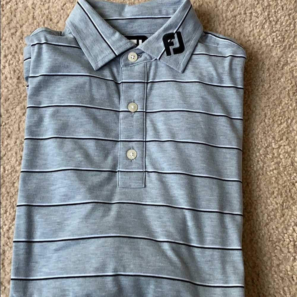 FootJoy Gray and Black Polo Shirt with Classic Collar and Soft Fabric